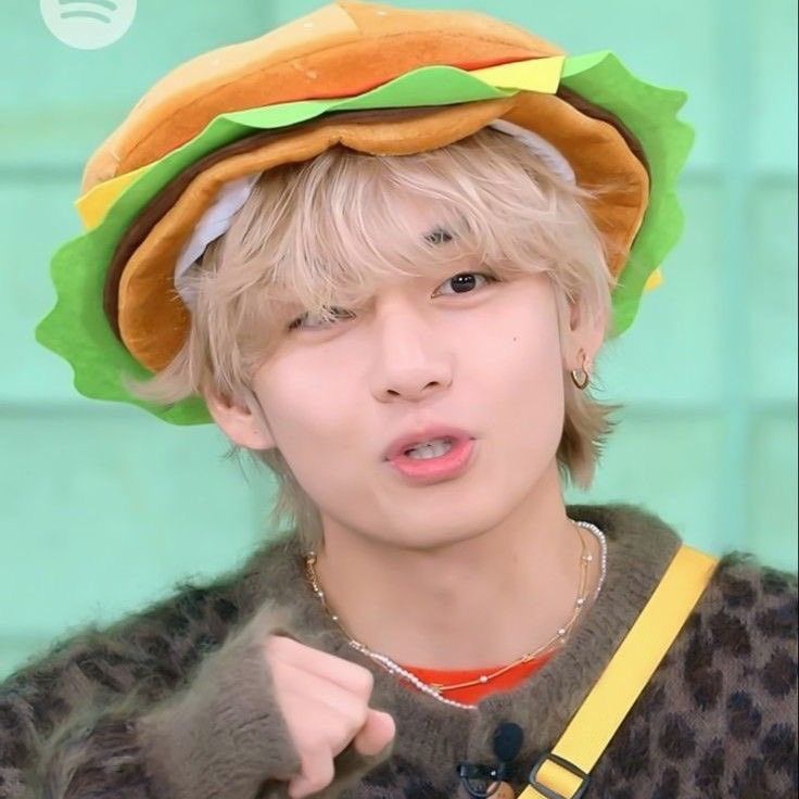 뷔 (방탄소년단)의 비하인드 컷