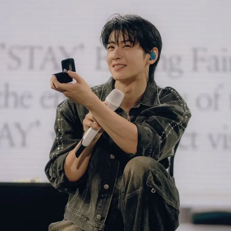 Recent activity shot of Eunwoo (ASTRO)