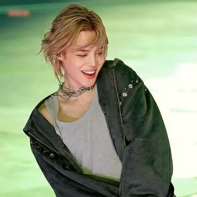 Behind-the-scenes cut of Shownu (MONSTA X)