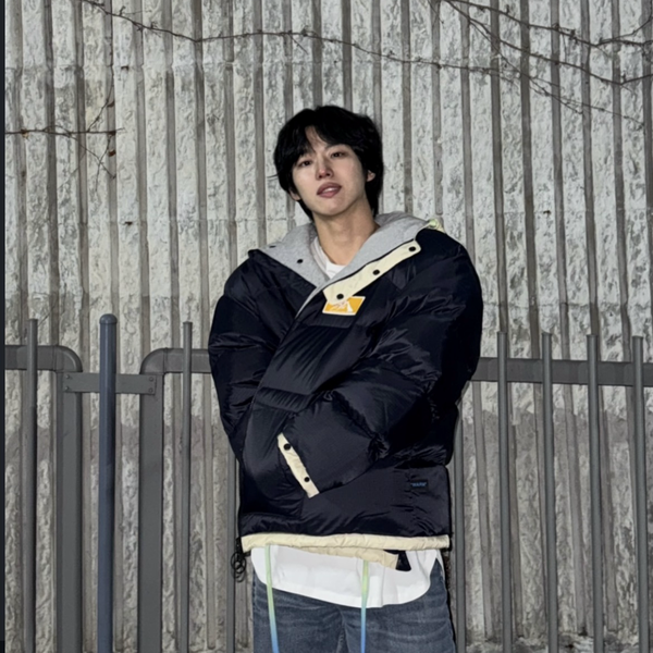 홍석 (펜타곤)의 매력을 담은 최애돌 대표 사진