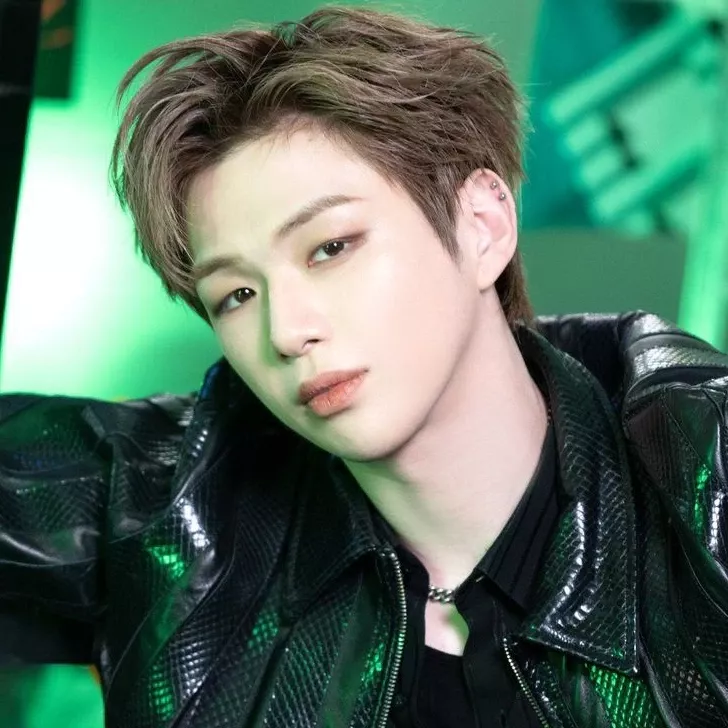 Behind-the-scenes cut of Kang Daniel