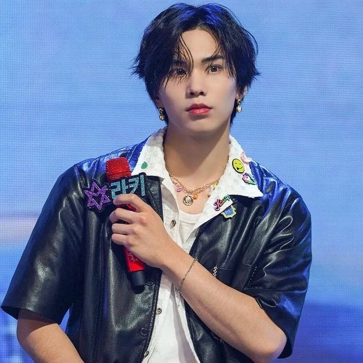 A moment captured by ASTRO's fan