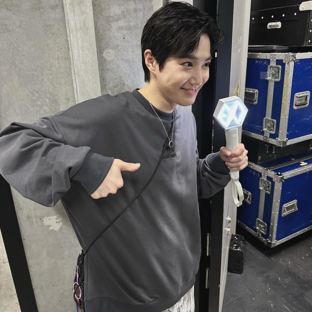 A moment captured by Suho (EXO)'s fan
