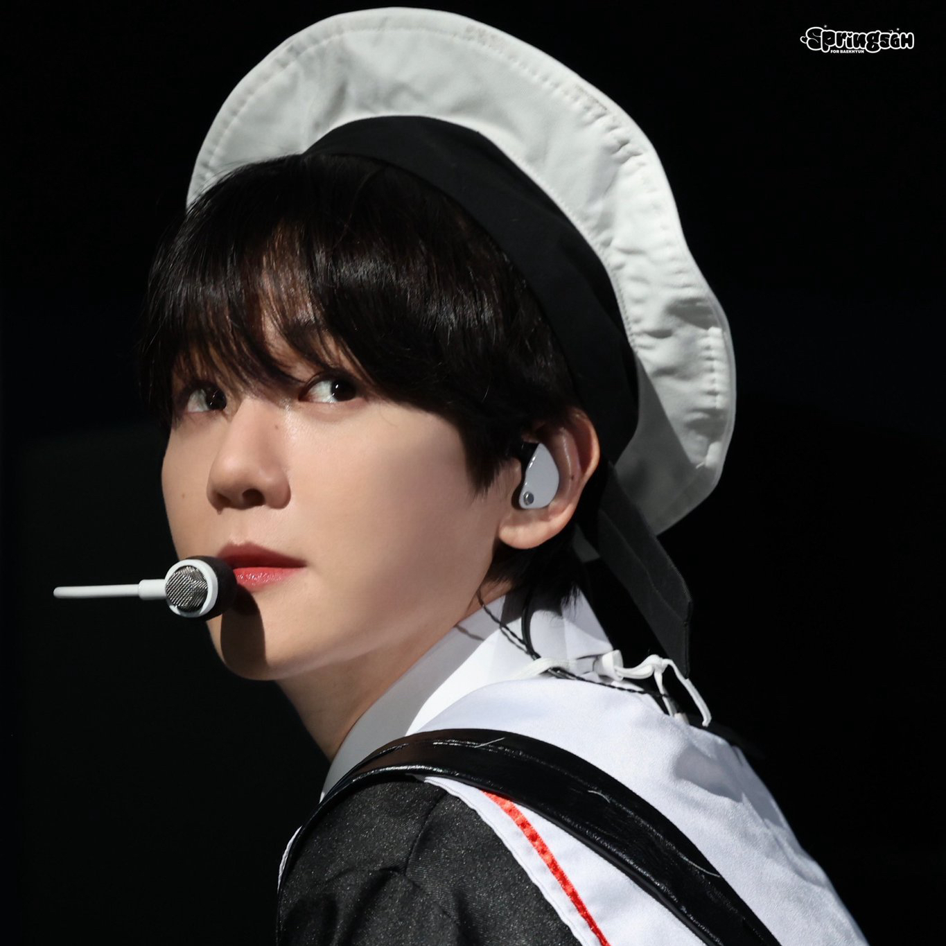 백현 (EXO) 최근 활동샷