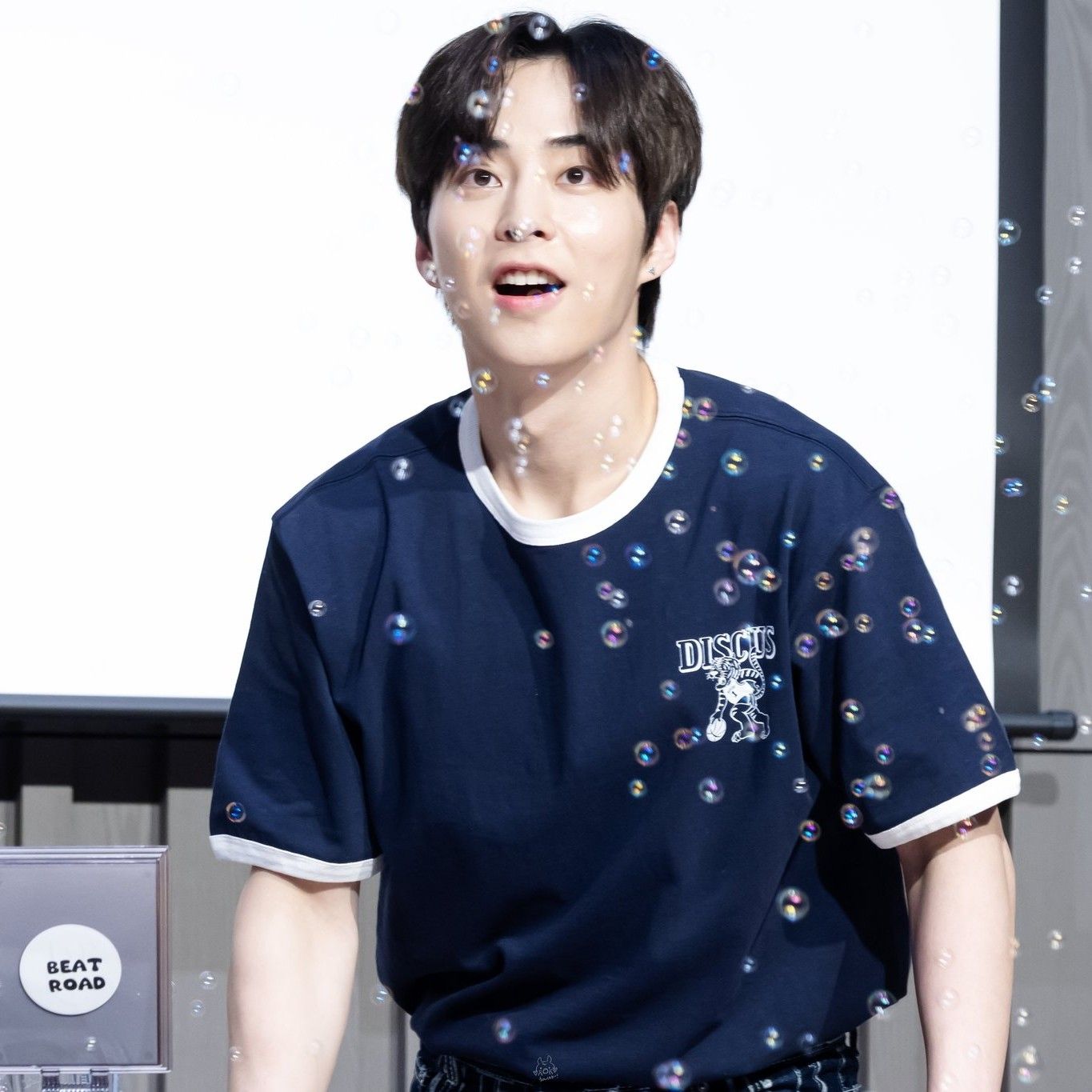 A moment captured by Xiumin (EXO)'s fan