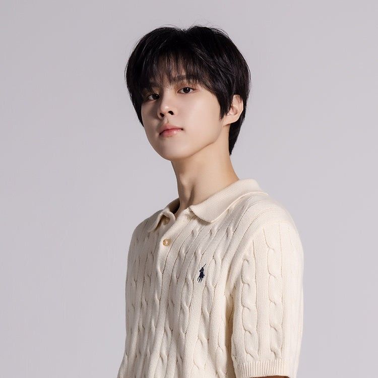 Latest photo of Kim Wooseok