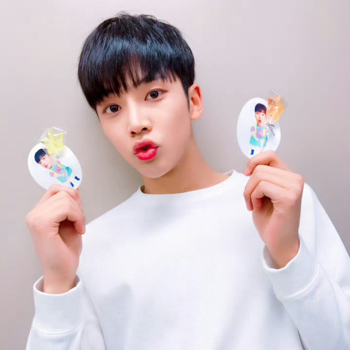 ロウンの最近の活動写真