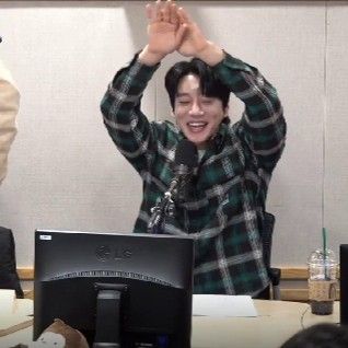 A moment captured by Hwang Chiyeol's fan