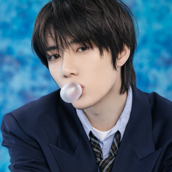 杋圭 (TOMORROW X TOGETHER)的最新照片