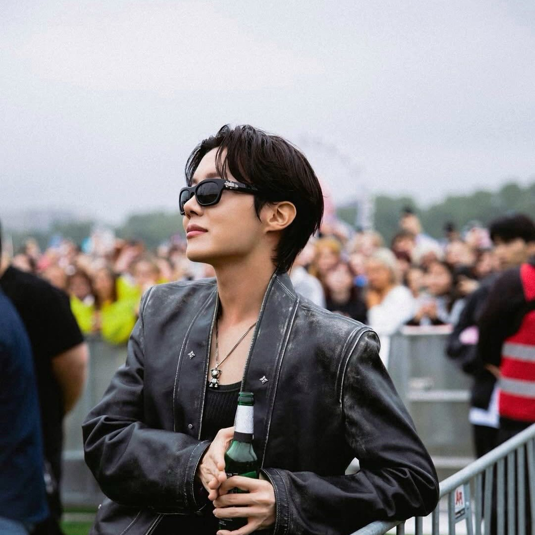 Momen yang diabadikan oleh penggemar j-hope (BTS)