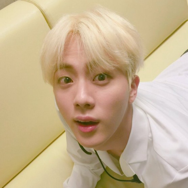 Foto terbaru Jin (BTS)