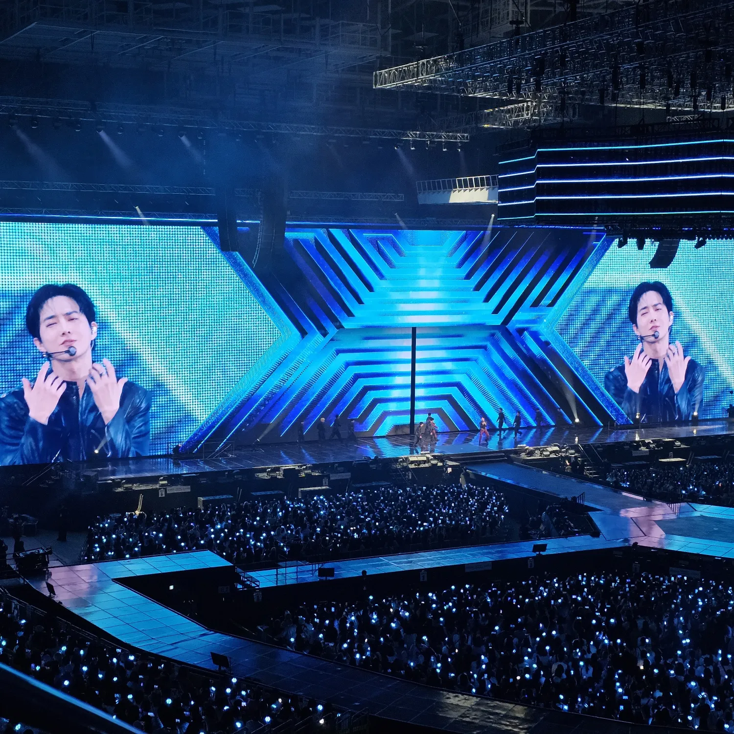 A moment captured by EXO's fan