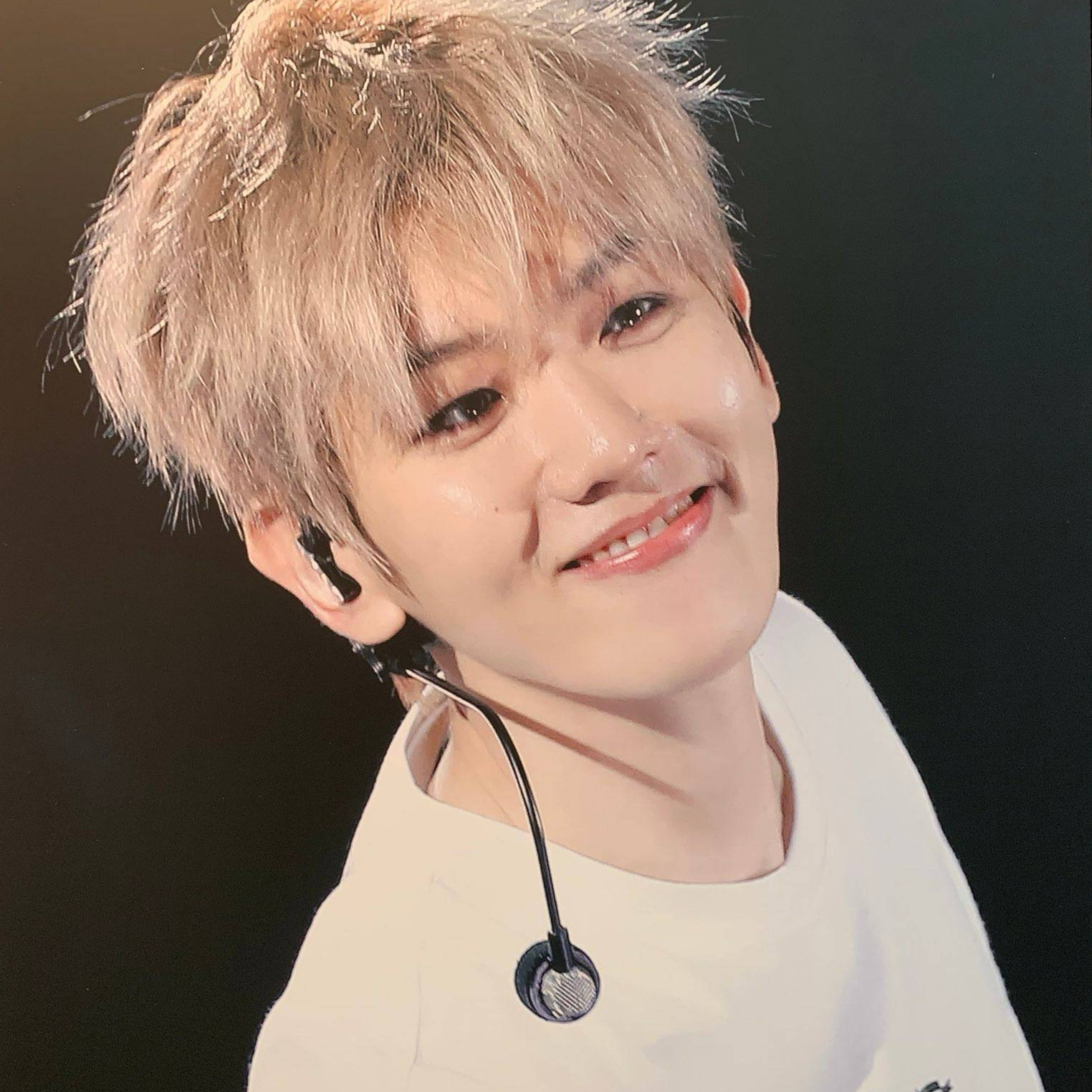 Foto aktivitas terbaru Baekhyun (EXO)