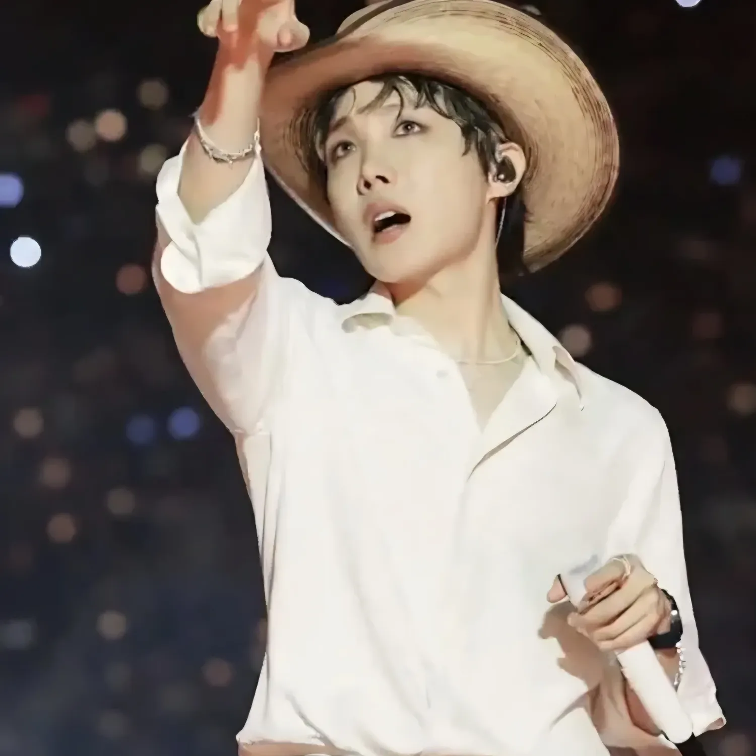 J-hope (防彈少年團)的幕後花絮