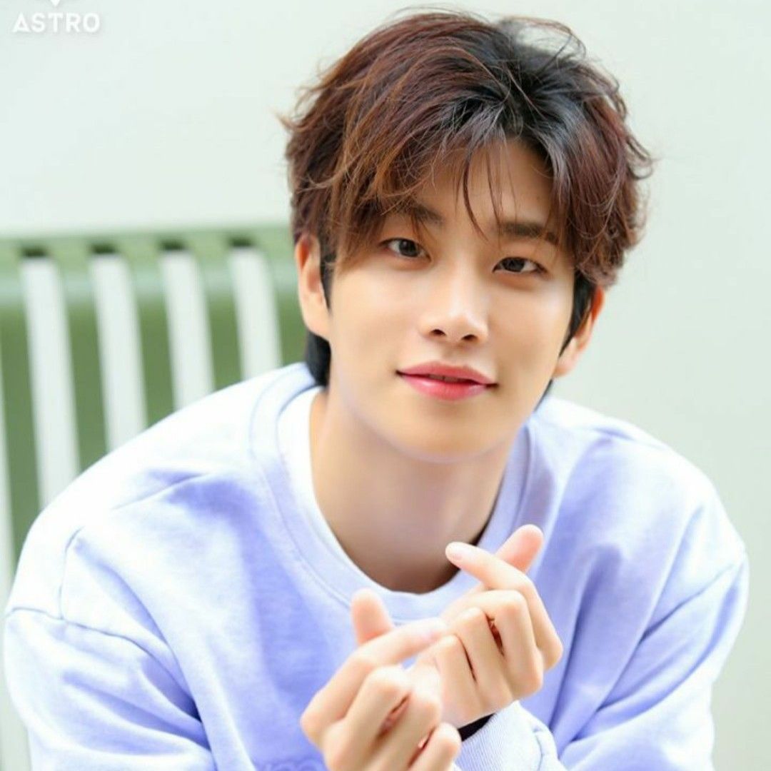 Behind-the-scenes cut of MJ (ASTRO)