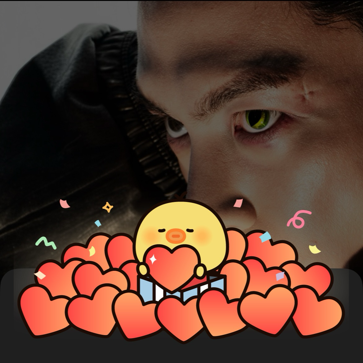 A moment captured by T.O.P's fan