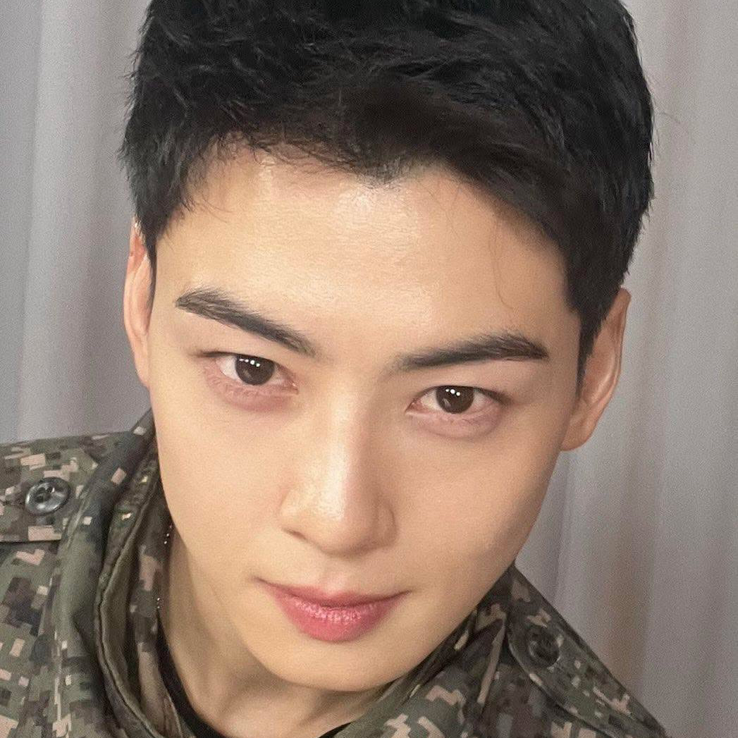 Latest photo of Eunwoo (ASTRO)