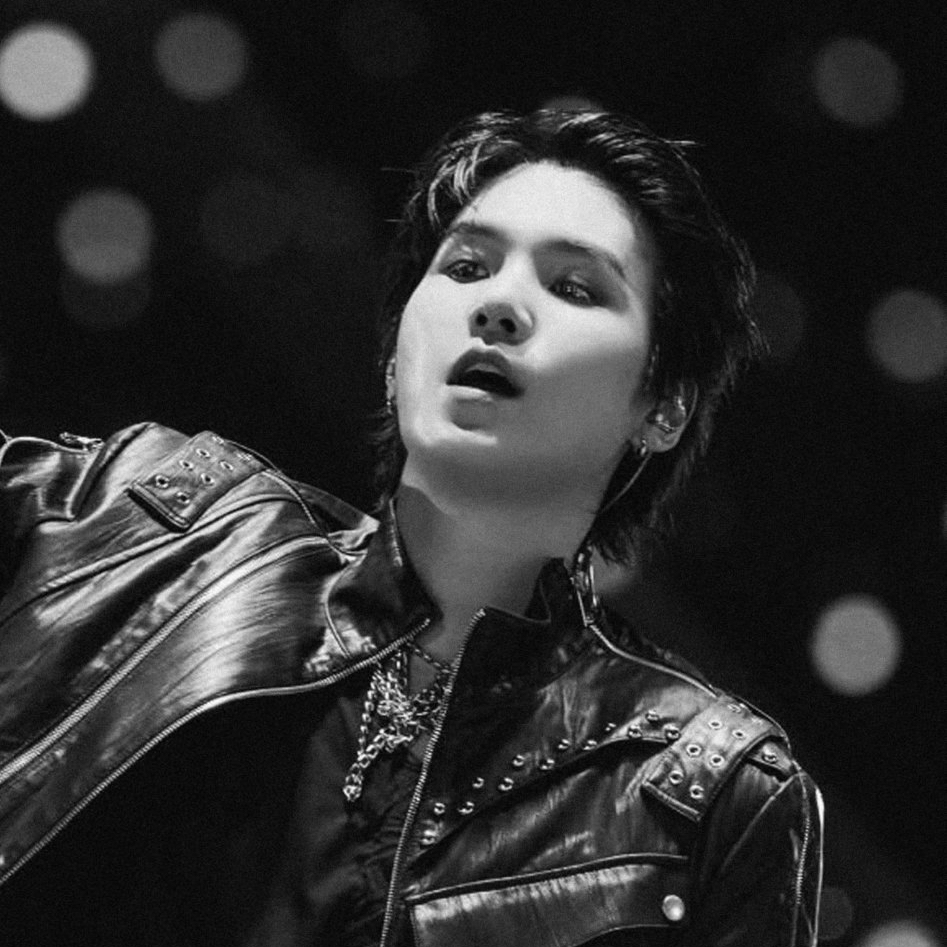 Foto aktivitas terbaru SUGA (BTS)