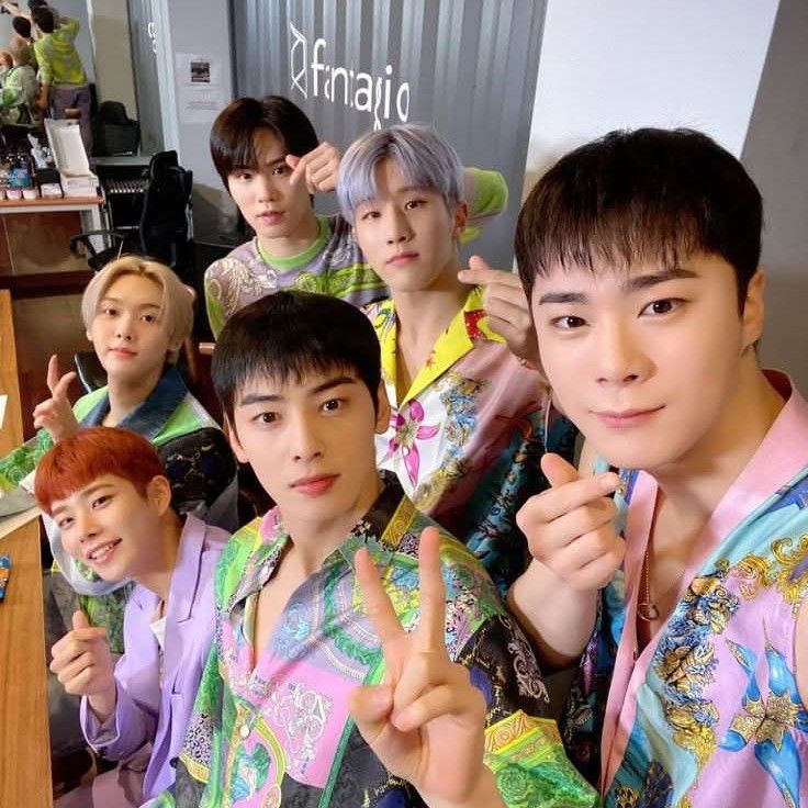 ASTRO的最新照片