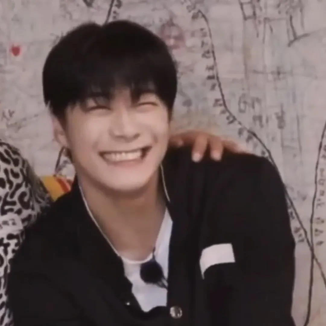 Latest photo of Moonbin (ASTRO)