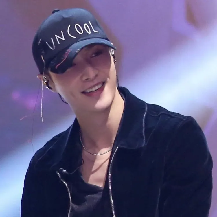 Latest photo of Lay (EXO)