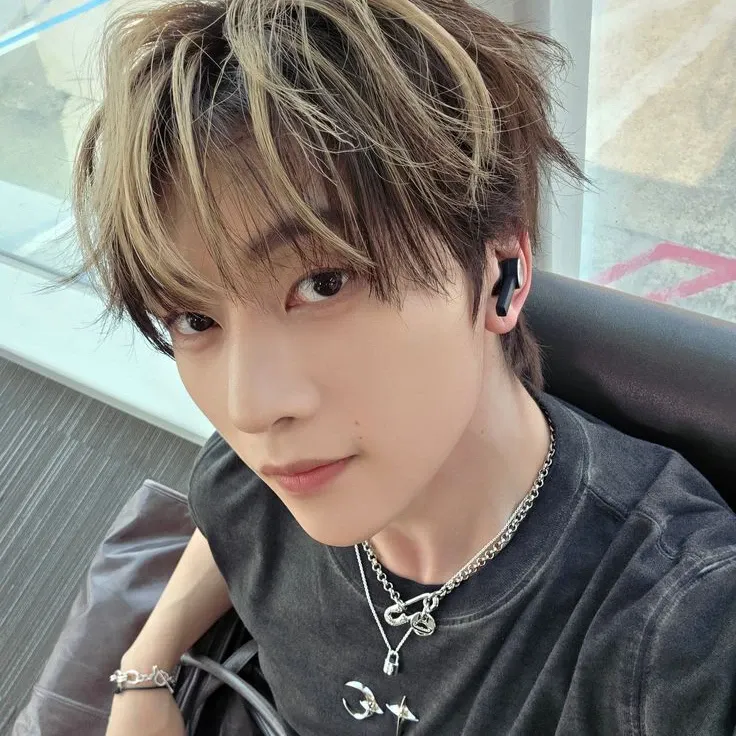 A moment captured by Seok Matthew (ZEROBASEONE)'s fan