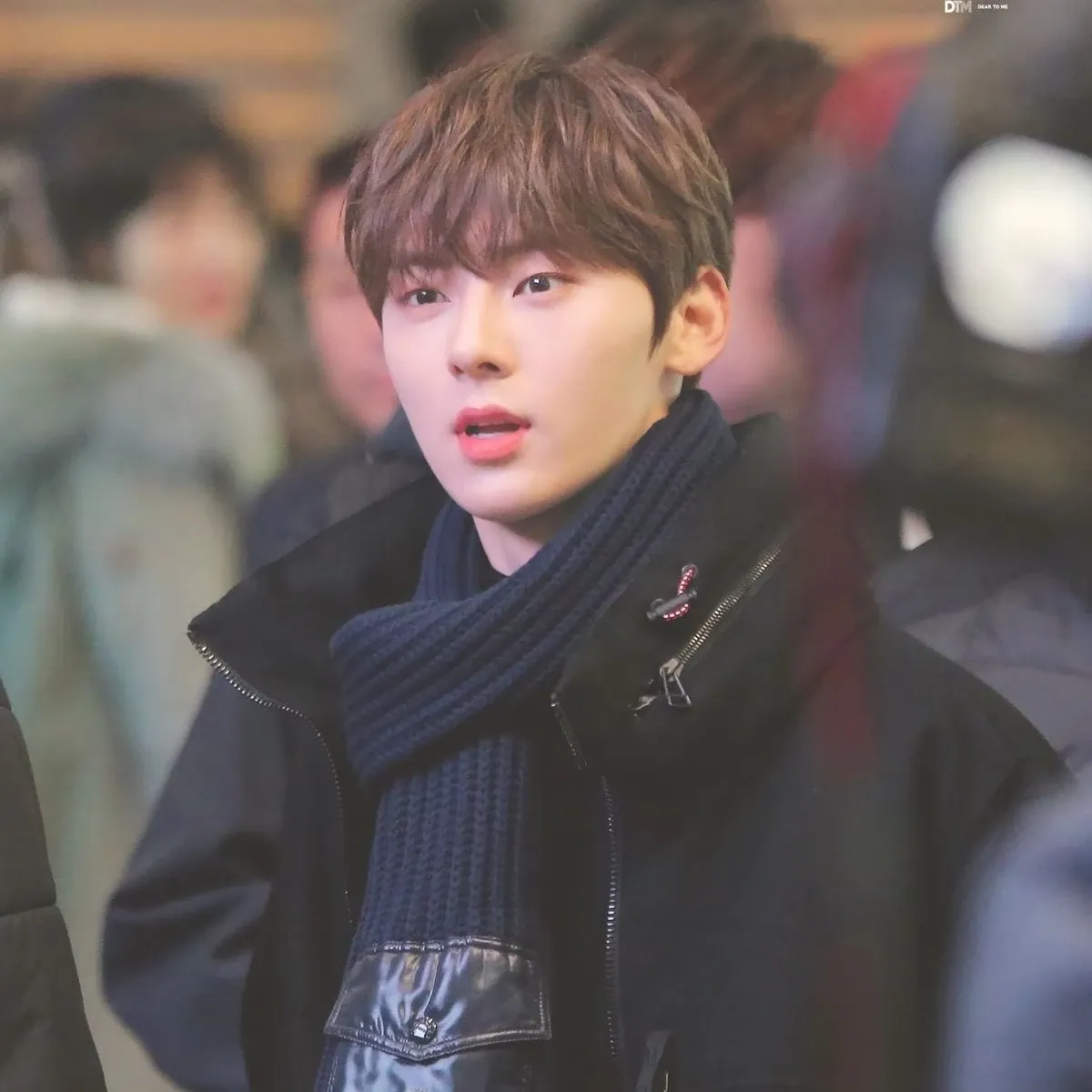 A moment captured by Hwang Minhyun's fan