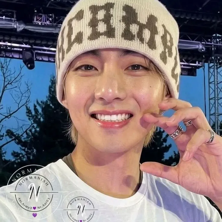 뷔 (방탄소년단)의 비하인드 컷