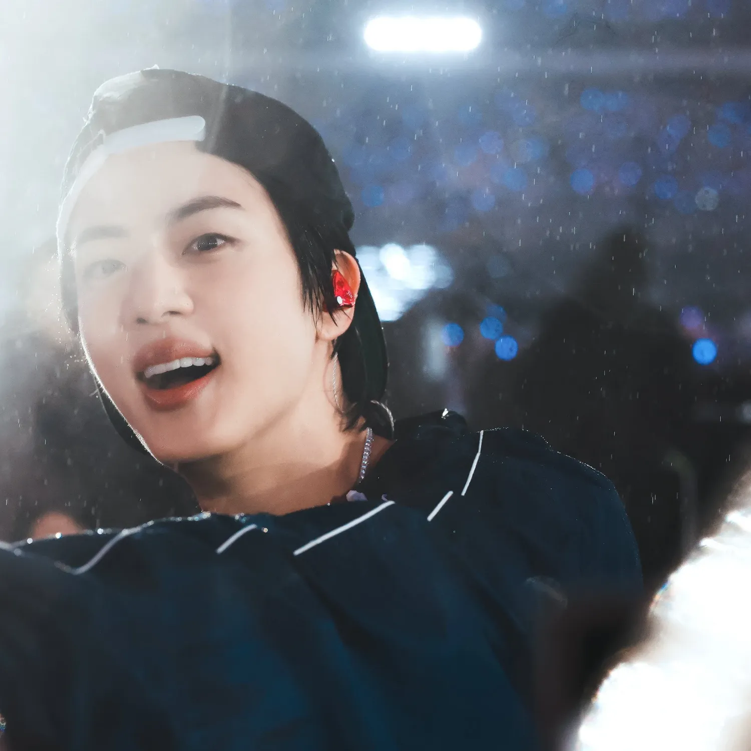 Momen yang diabadikan oleh penggemar Jin (BTS)