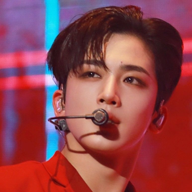 A moment captured by Kim Yohan (WEi)'s fan