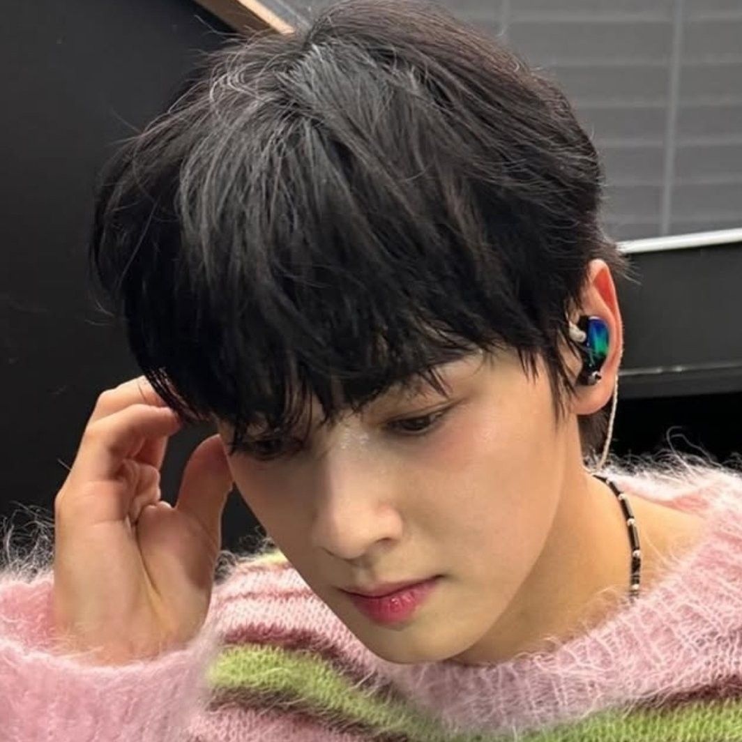 A moment captured by Eunwoo (ASTRO)'s fan