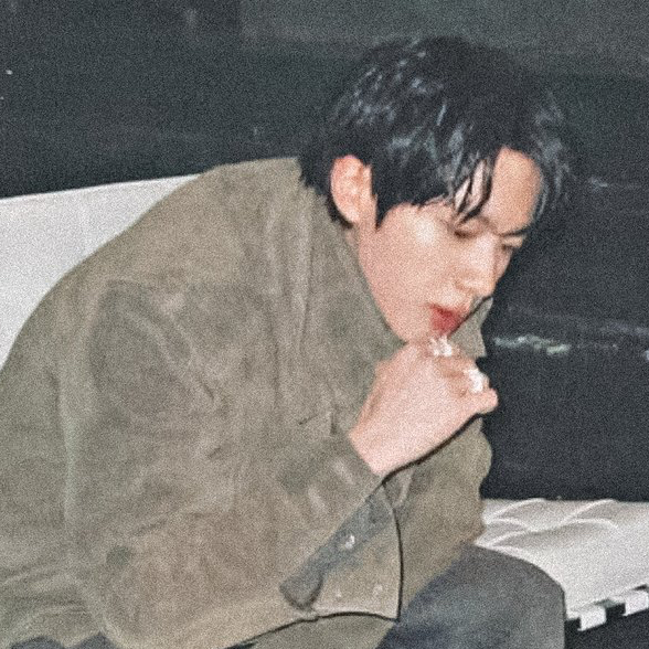 Momen yang diabadikan oleh penggemar Jin (BTS)