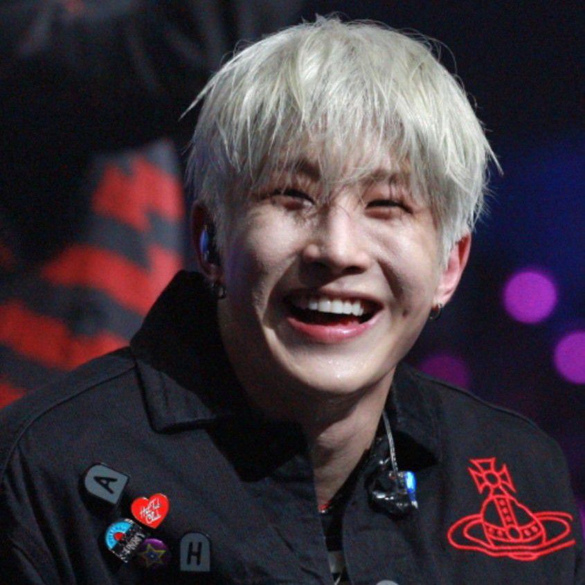 A moment captured by Jinjin (ASTRO)'s fan