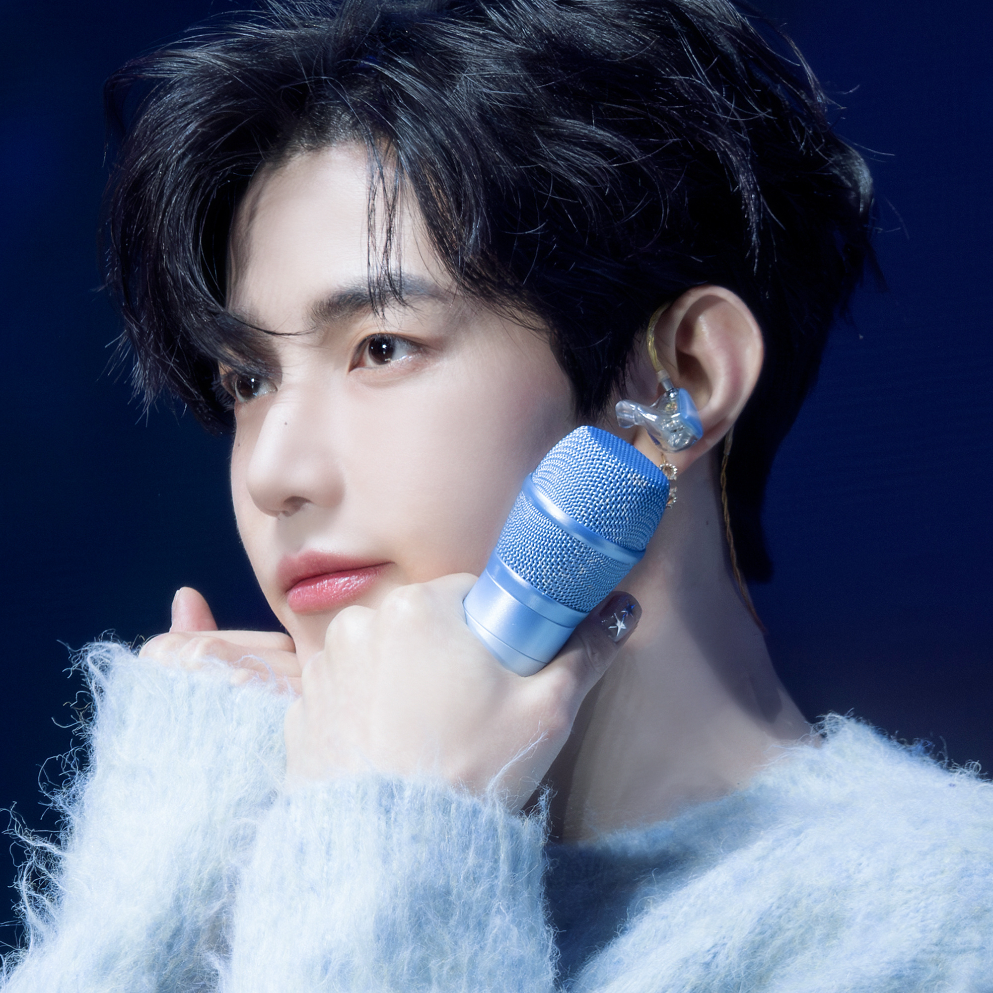 A moment captured by Zhang Hao's fan