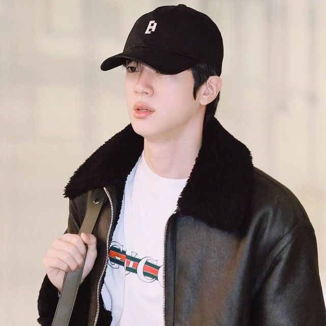 진 (방탄소년단) 최근 활동샷