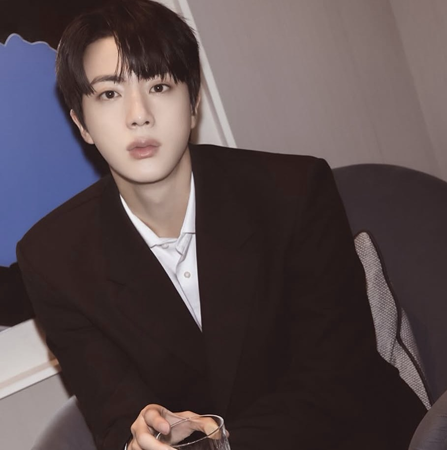 Behind-the-scenes cut of Jin (BTS)