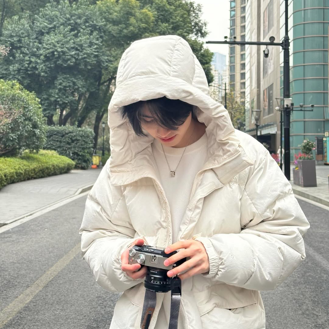 Behind-the-scenes cut of Aa (BUS)