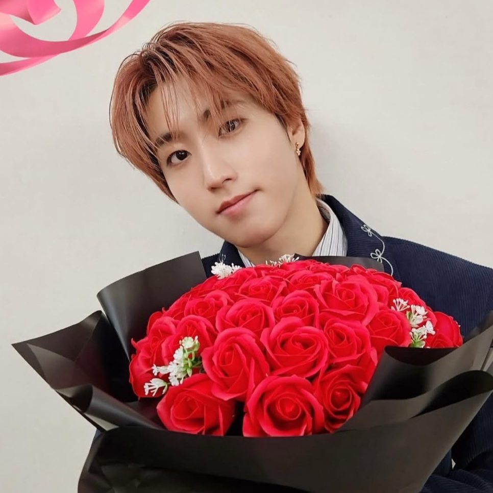 Behind-the-scenes cut of HAN (Stray Kids)