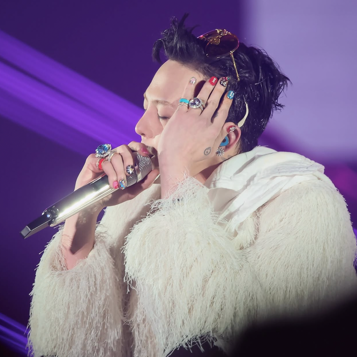 A moment captured by G-DRAGON (BIGBANG)'s fan