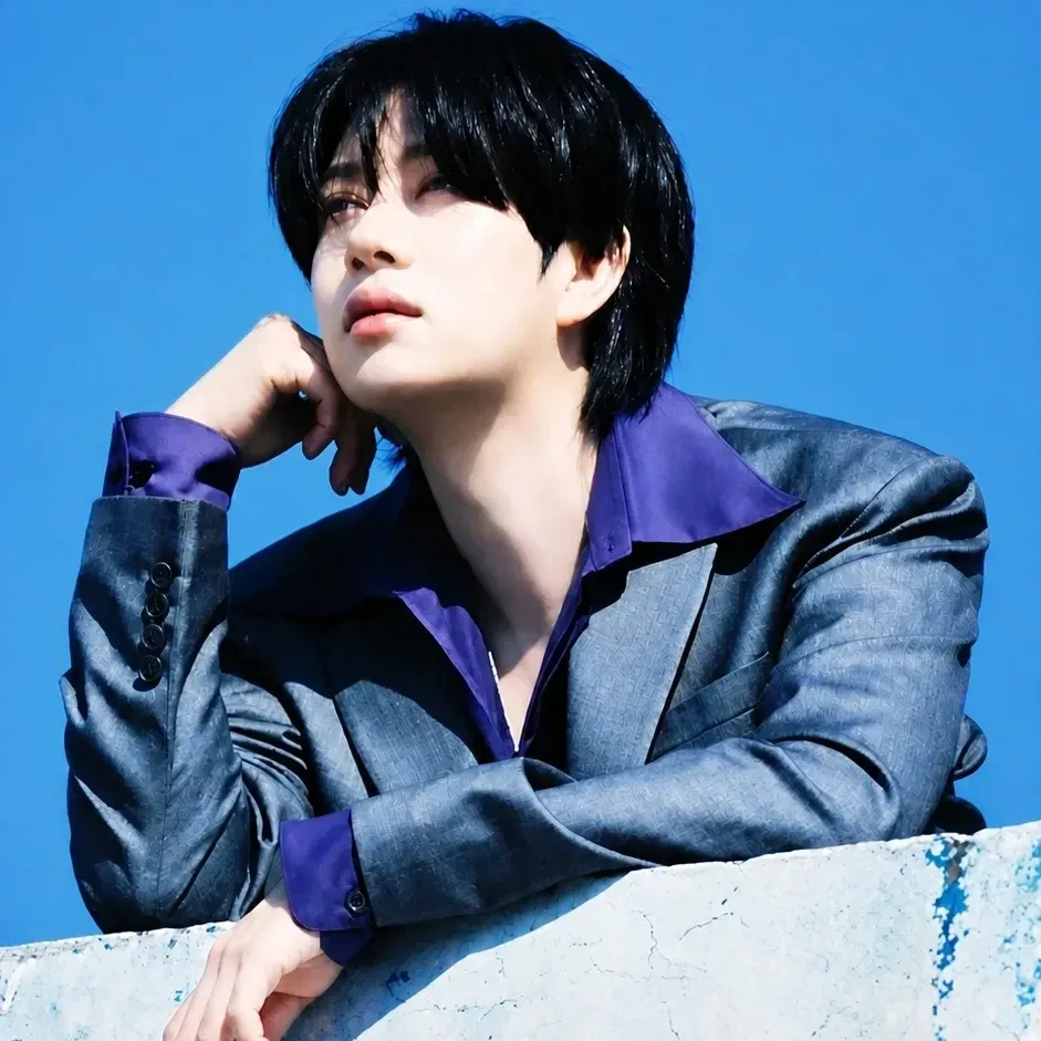 Behind-the-scenes cut of Heechul (Super Junior)