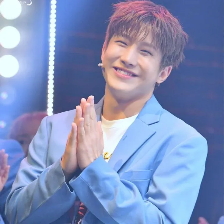 Latest photo of Jinjin (ASTRO)
