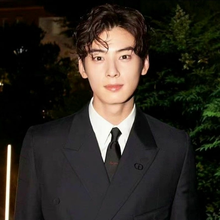 Recent activity shot of Eunwoo (ASTRO)