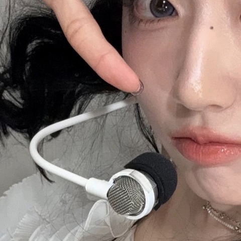 Recent activity shot of Jeong Yein (Lovelyz)