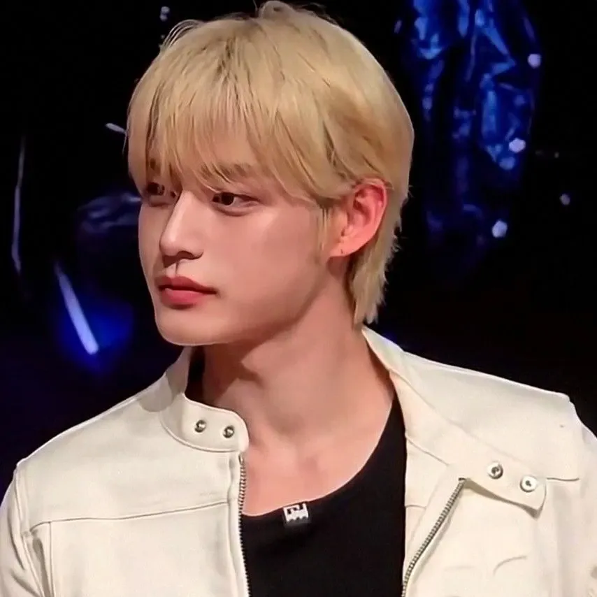 Behind-the-scenes cut of Kim Jiwoong (ZEROBASEONE)