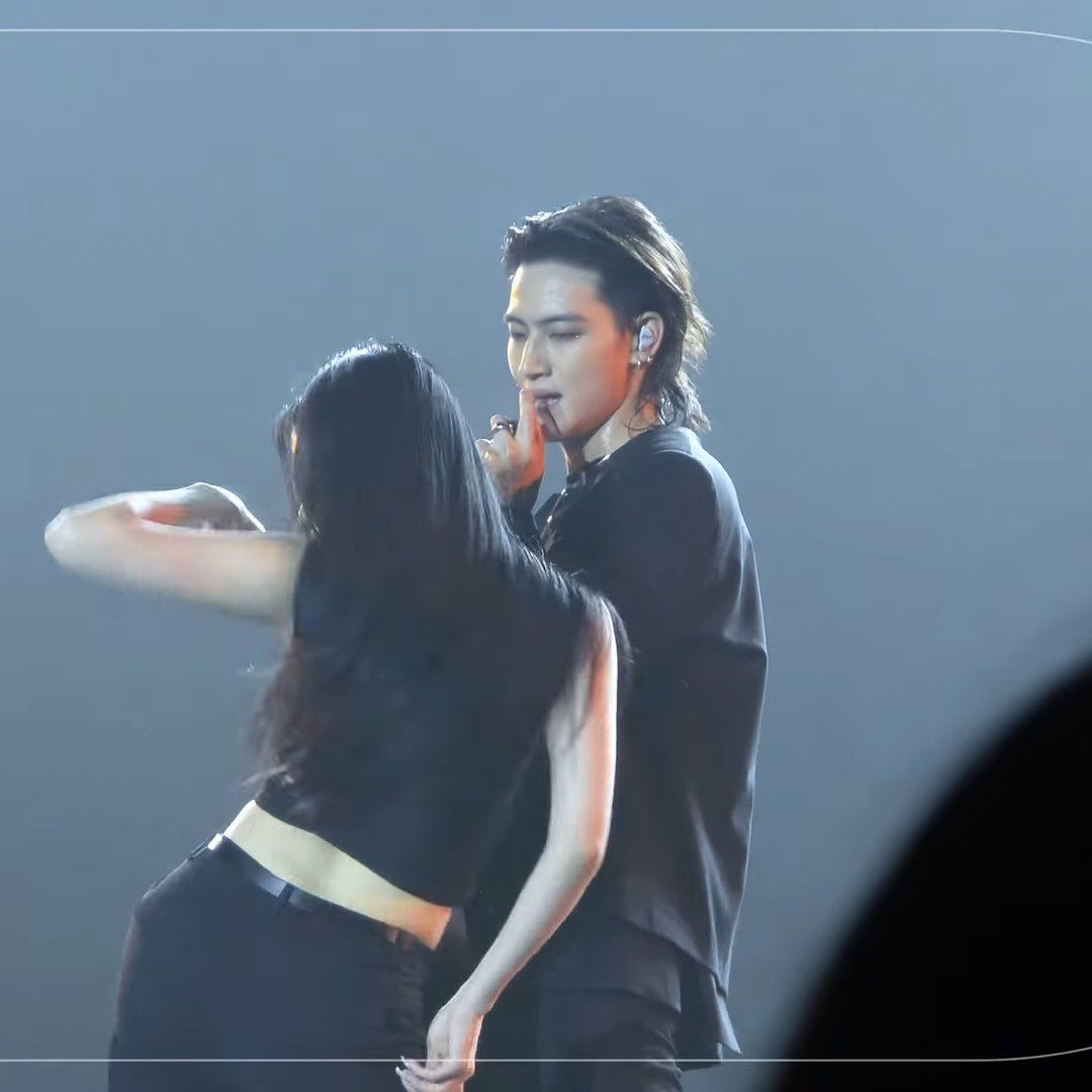 Latest photo of JAY B (GOT7)