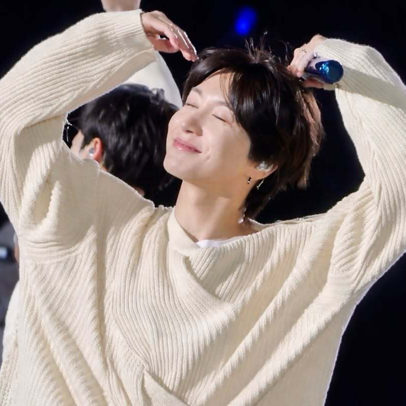 Latest photo of Leeteuk (Super Junior)