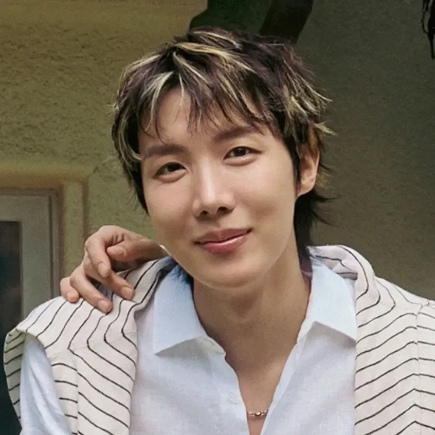 Foto terbaru j-hope (BTS)
