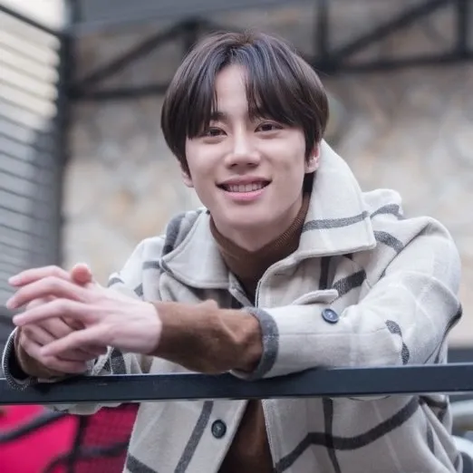 Recent activity shot of Lee Junyoung