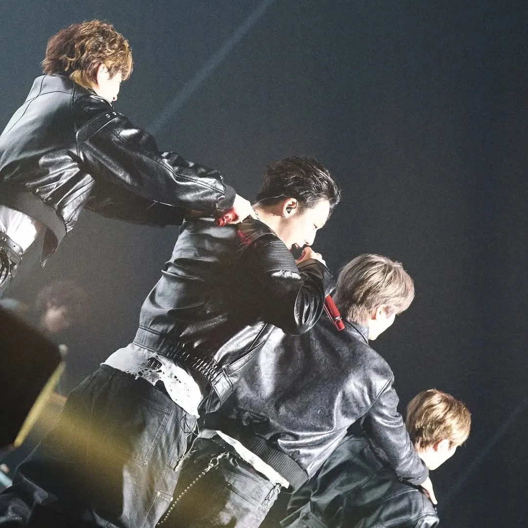 A moment captured by iKON's fan