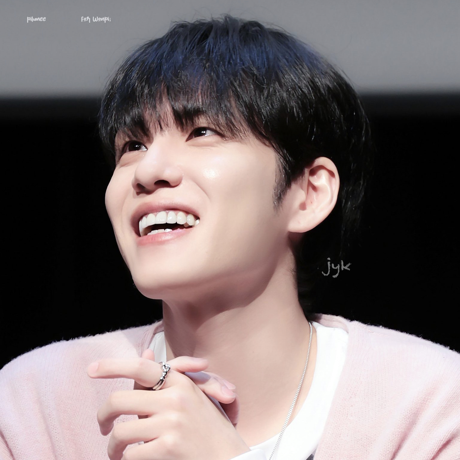 Potret di balik layar Wonpil (DAY6)